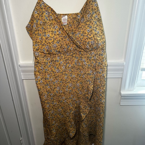 No Boundaries Gold Ruched Wrap Sundress - Picture 1 of 3